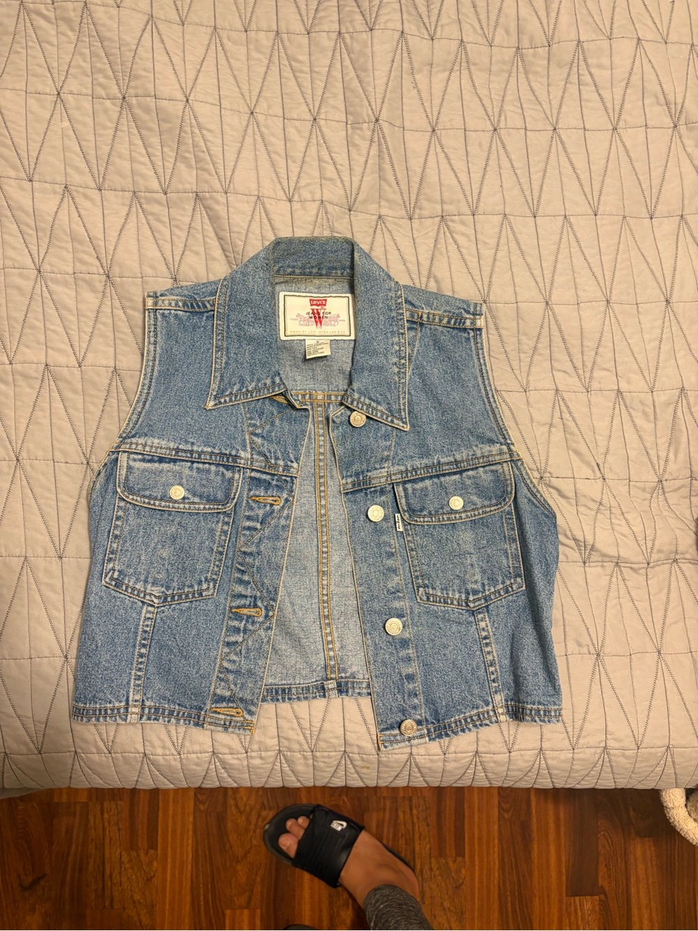 Vintage 1996 Levi’s Jeans For Women Denim Vest Size S 90s Made Hong Kong